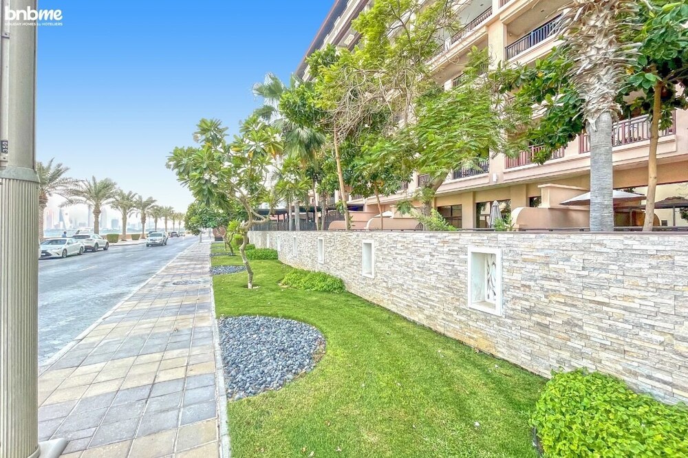 Sea View Super Luxurious Resort at Palm