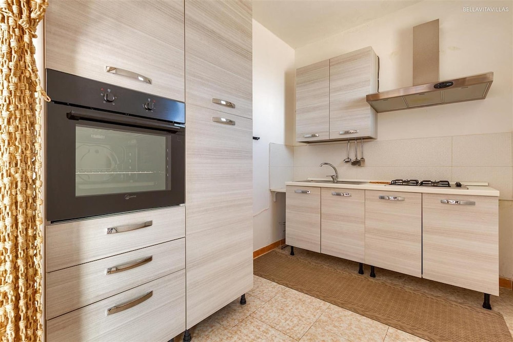 2003 Villetta Dolores view 4