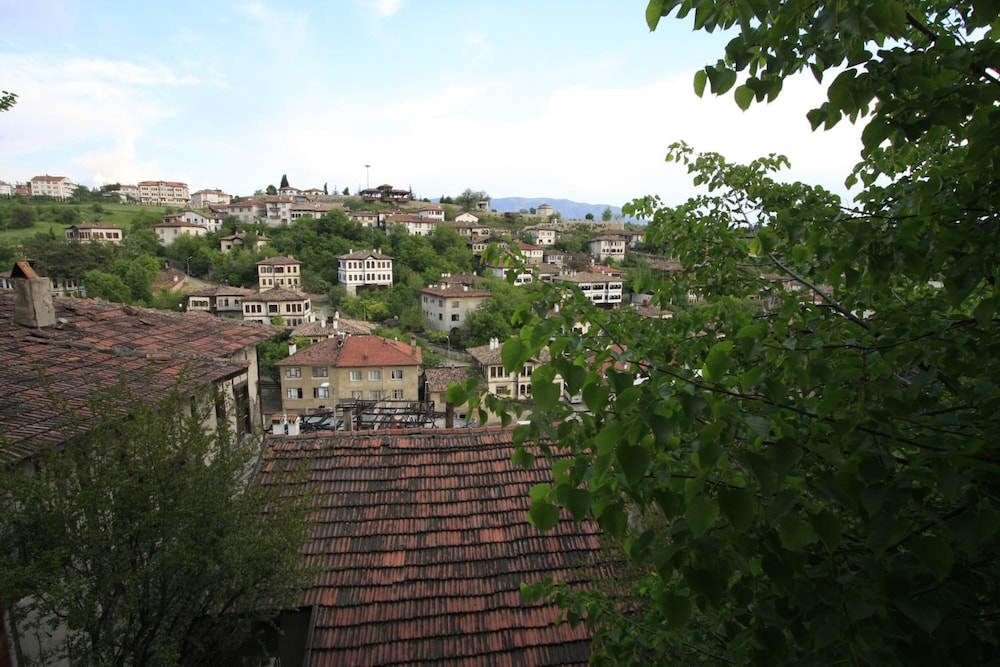 Efe Guest House