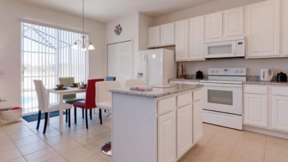 Dream Vacation Home With CDC Cleaning Standards! Stunning and Spacioud 6BD Villa Near Disney! #6av350 - Image 3