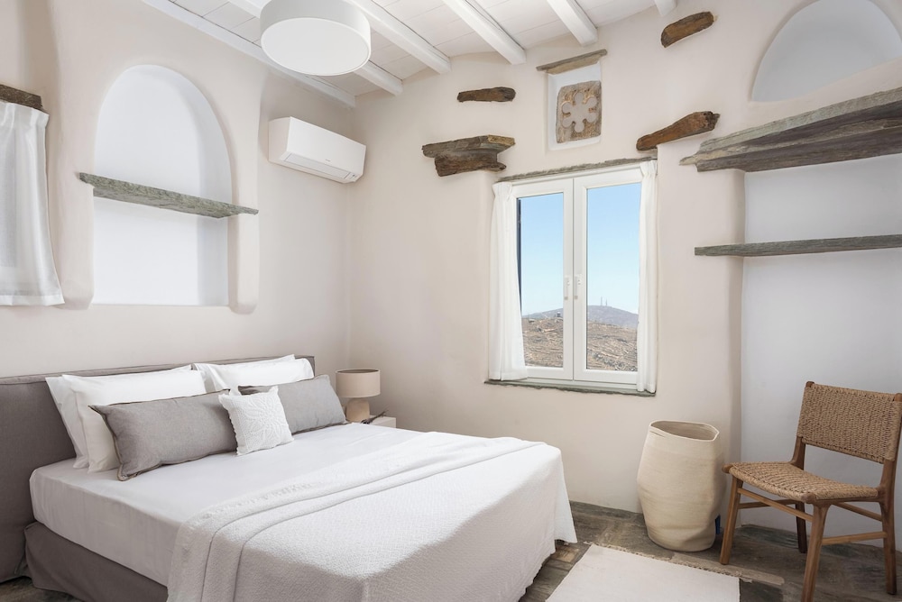 Morfes Luxury Apartments photo 5
