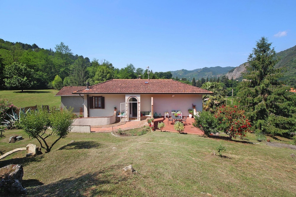 Villa in Camaiore With Panoramic Mountain Views