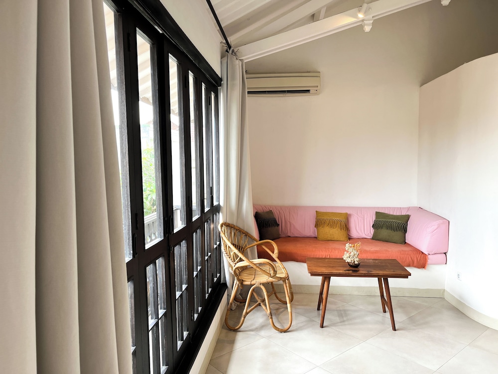 Lovely 2BR Villa Close to The Beach