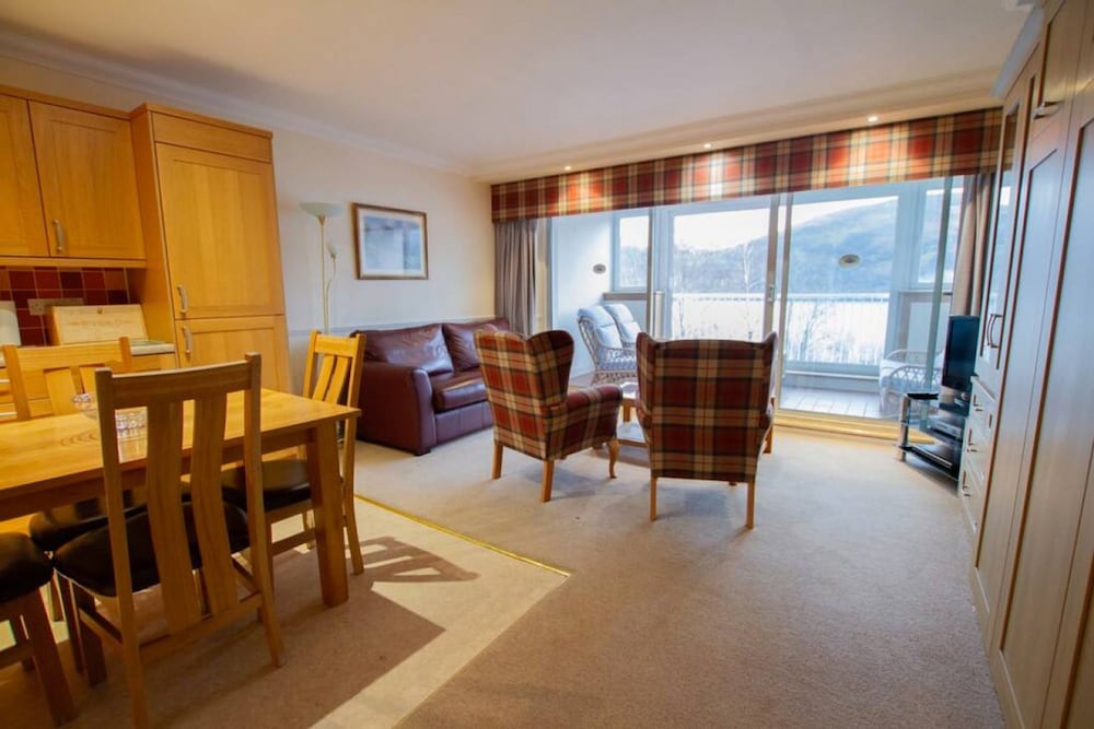 Loch Rannoch Highland Club Studio 03