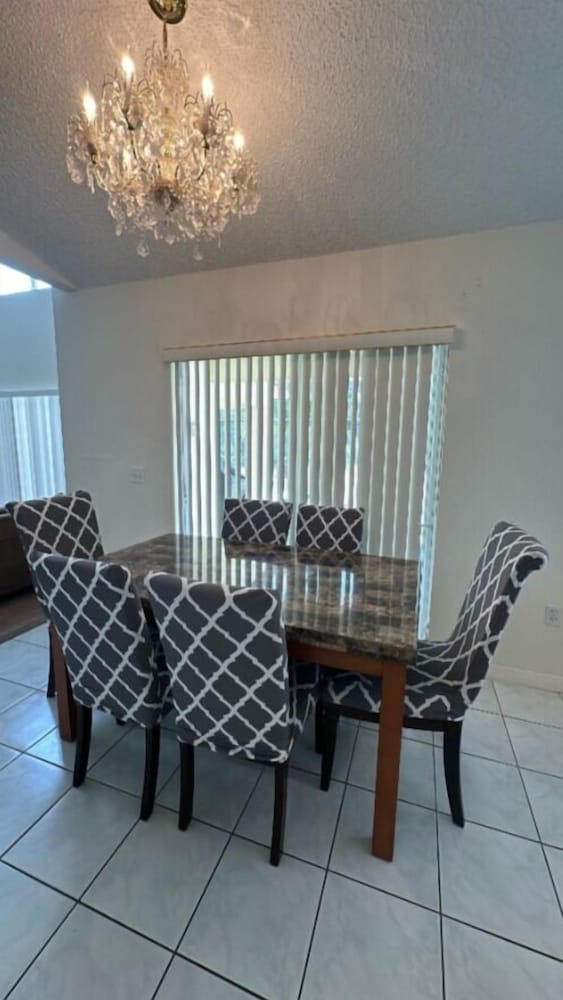 South Facing W/ Private Pool & Spa