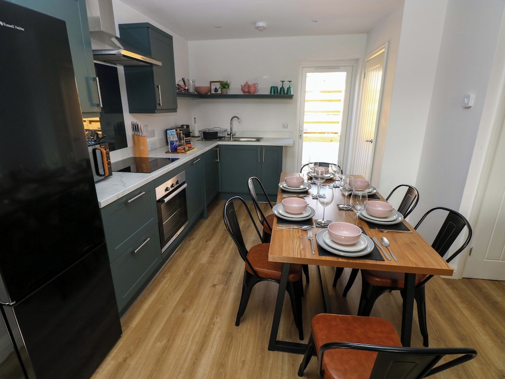 Razor Clam Cottage