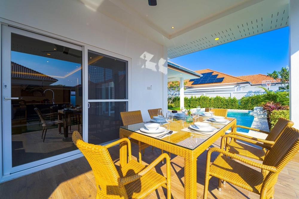 Brand-New Modern 3-Bedroom Villa MB20