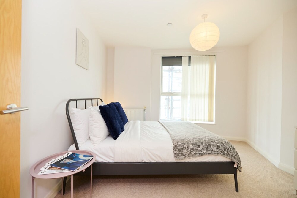 The Queensland Sanctuary - Trendy 2bdr Flat With Terrace