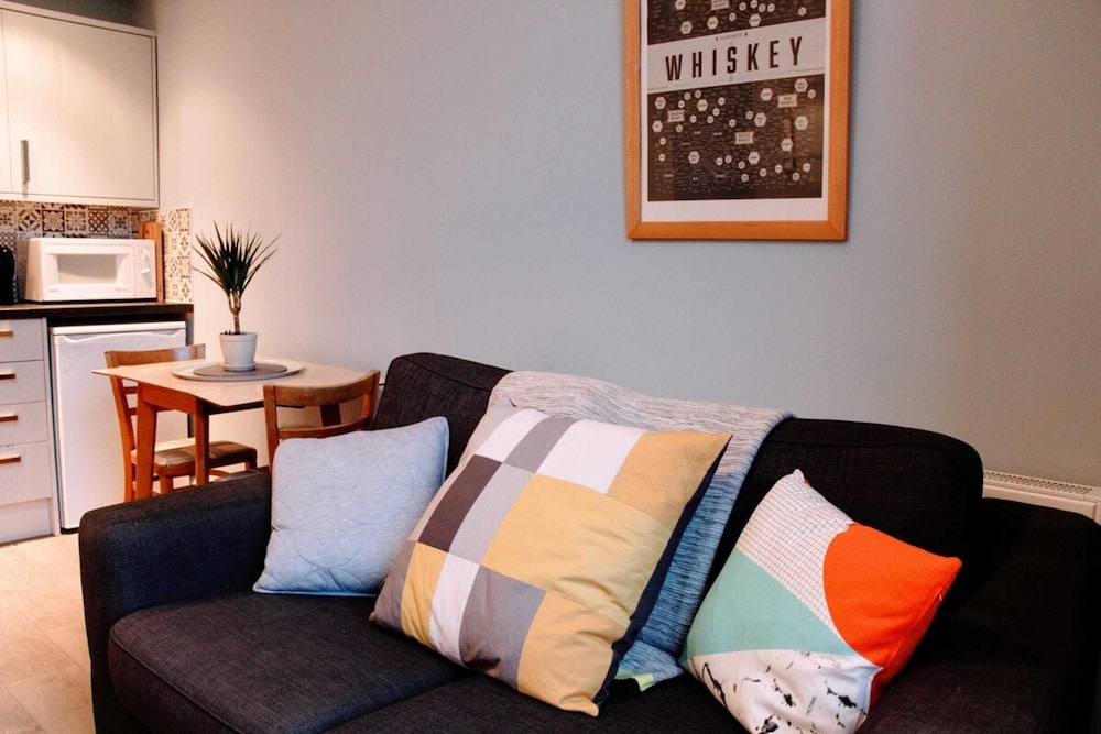 Stylish Apartment in Edinburgh's New Town