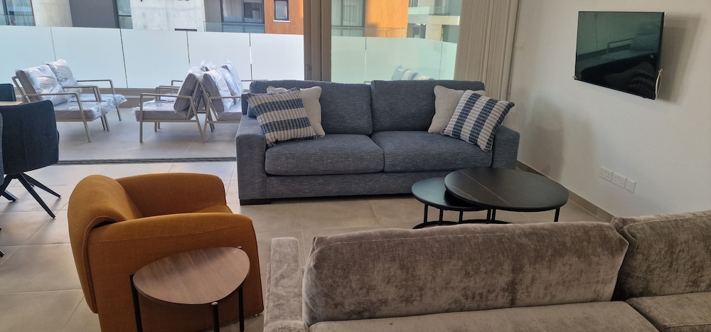 Mulberry Court Premium Apartments