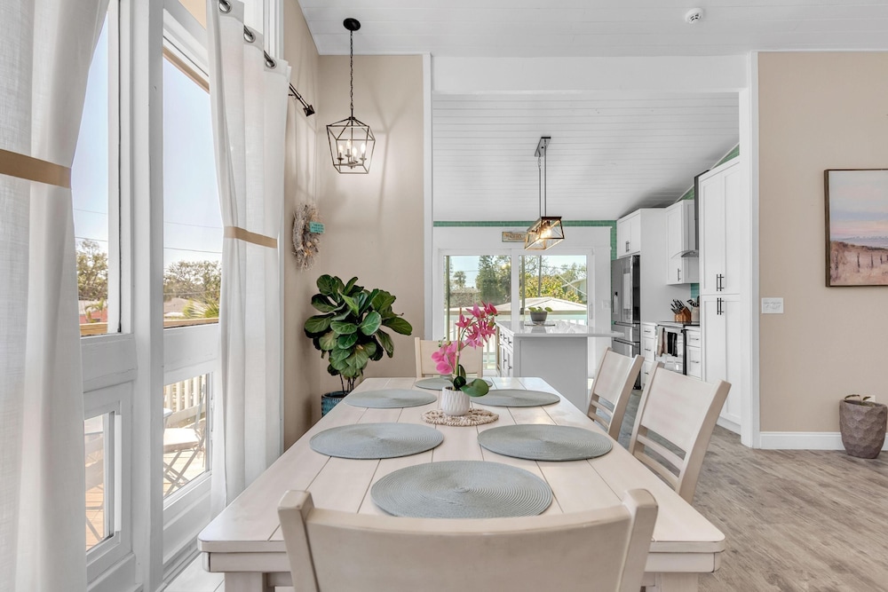 Bates Avenue House