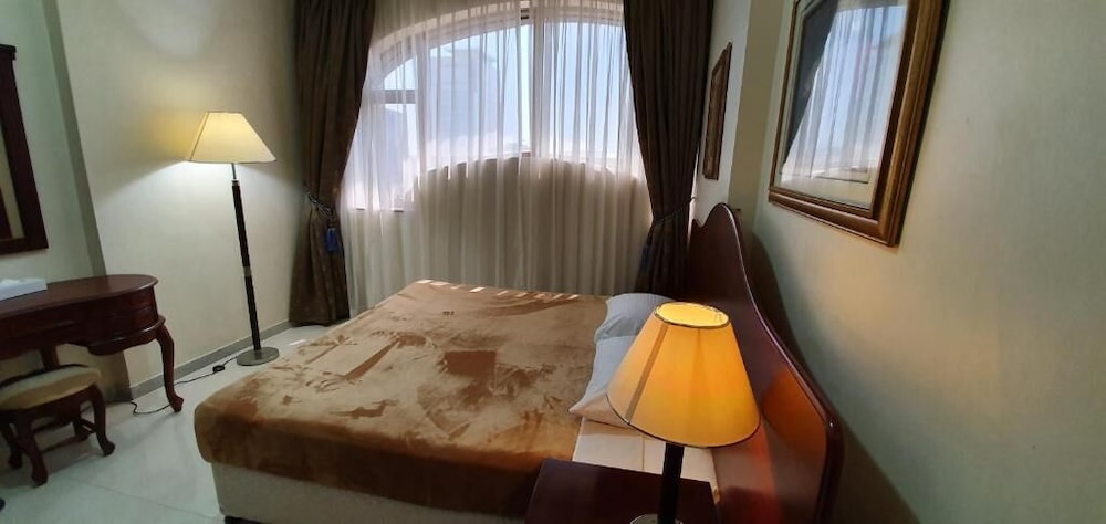Abu Dhabi Vacations - Ivory Hotel Apartment - Property Image 2