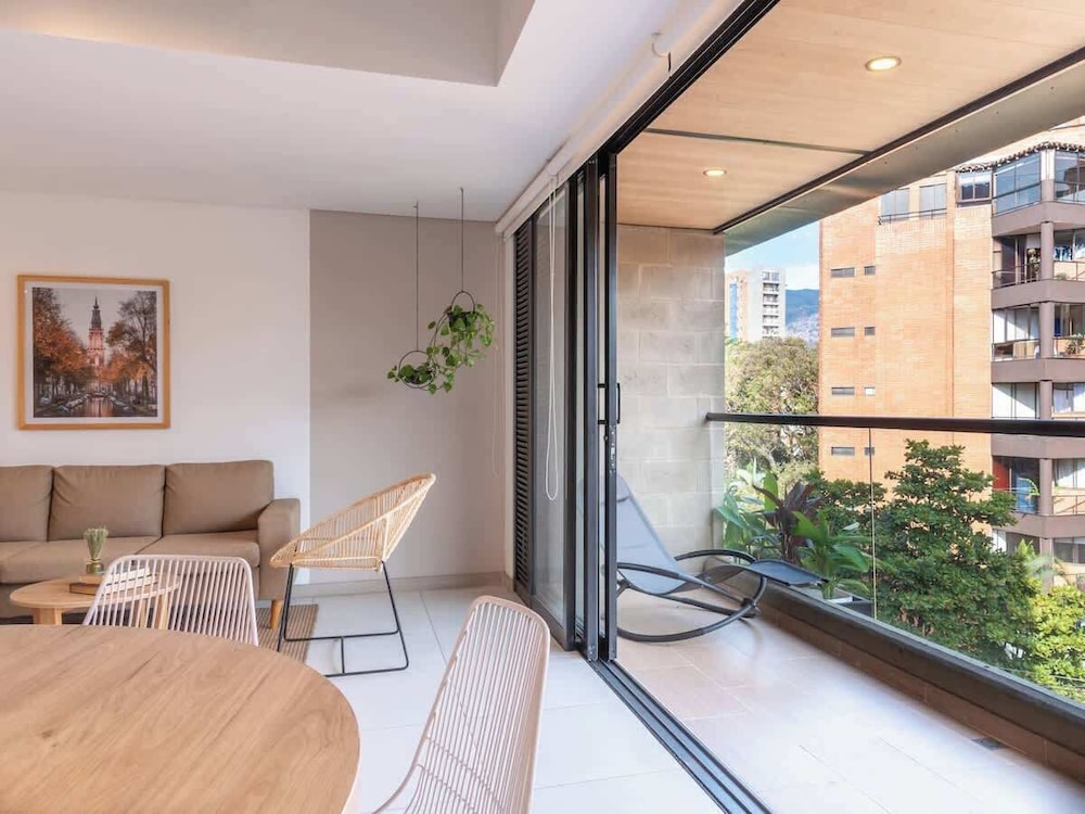 Fancy 3brw/ Balcony in Laureles Medellín