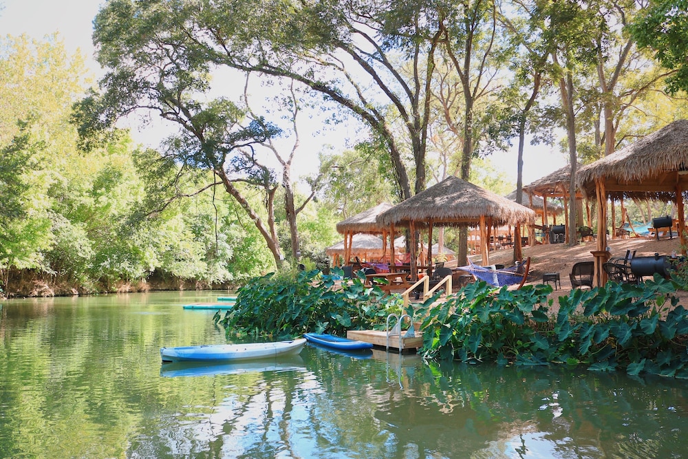 Marion Vacations - 1 Son's Rio Cibolo - Birdhouse Cabin - Property Image 72