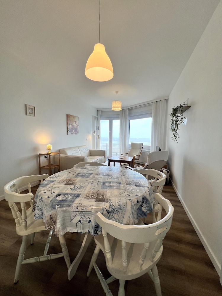 Apartment in Middelkerke With Sea View