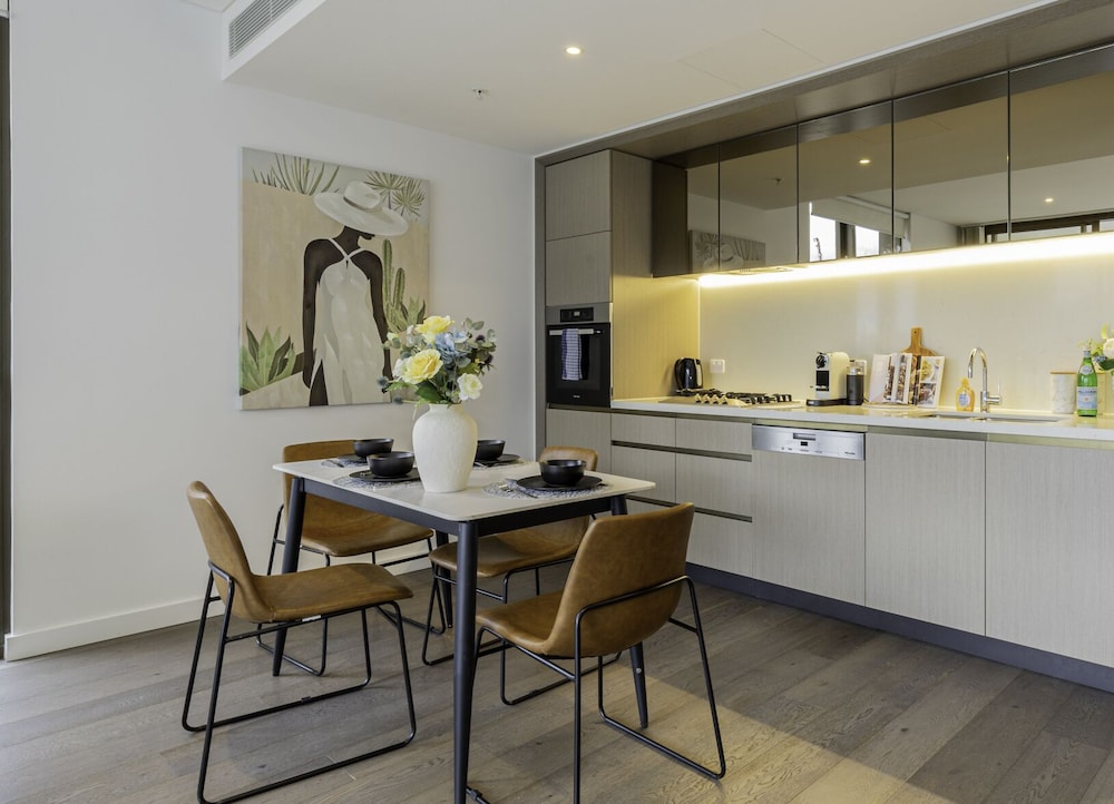 Kozyguru | Haymarket Prime Location Charming 2 Bed