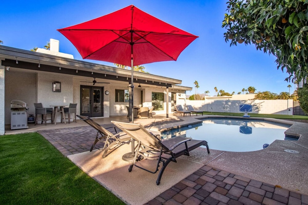 Citrus Grove Heated Pool Putt Grn Gameroom