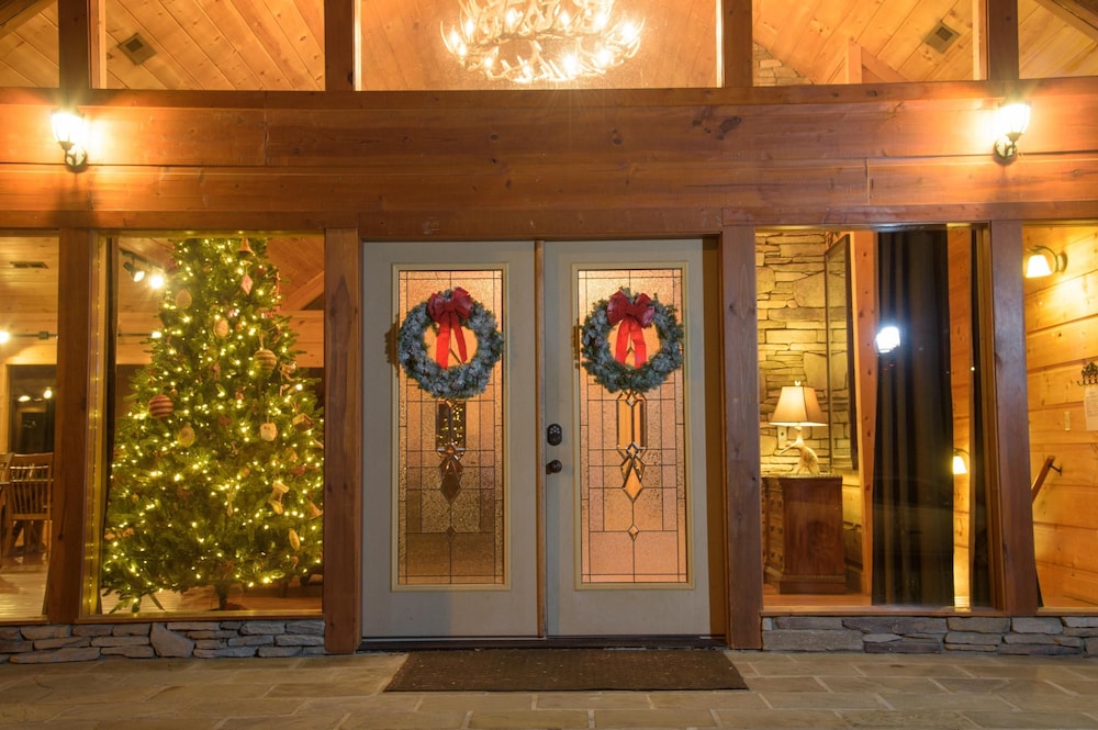 Gatlinburg s Finest Majestic Views Home Theater Hot Tubs and More