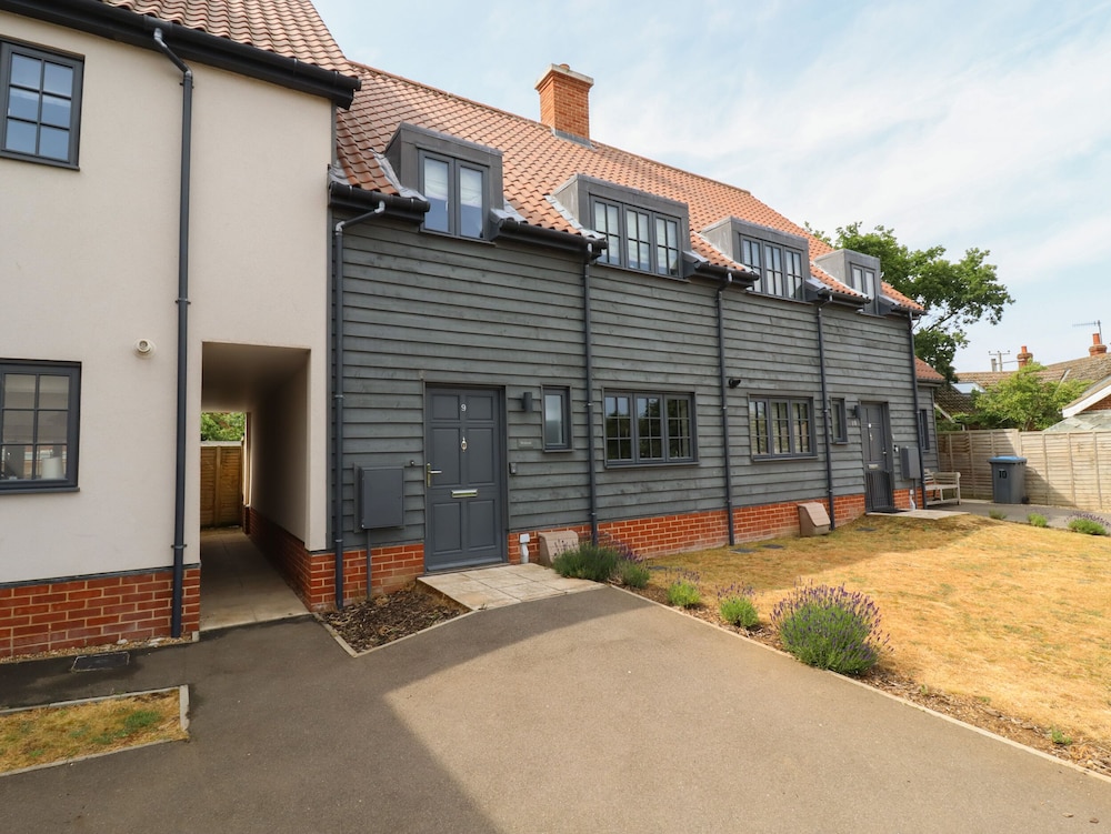 9 Oaks Court