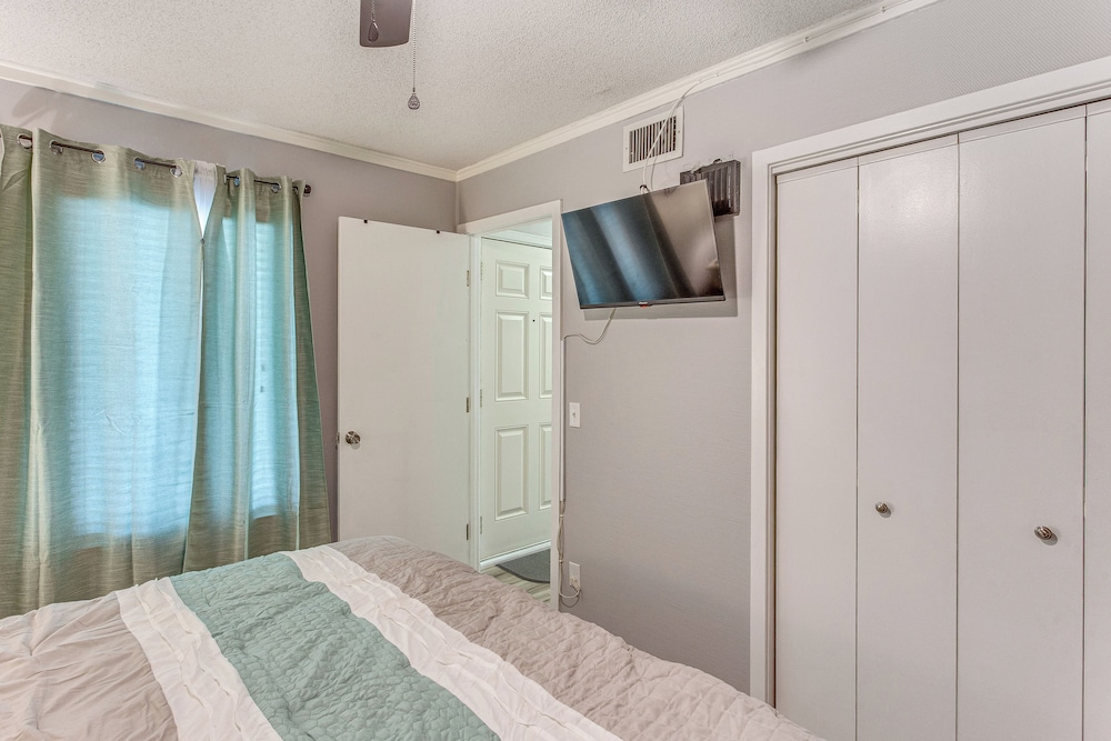 Steps to Beach: Myrtle Beach Condo w/ Resort Perks