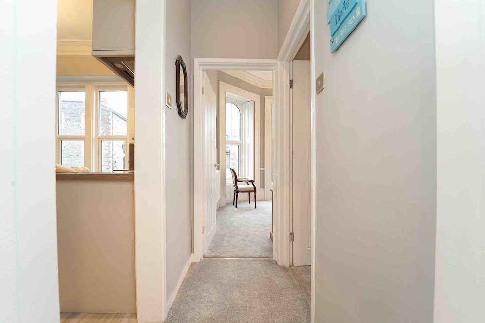 Beautiful 2-bed Apartment in Weston-super-mare view 4
