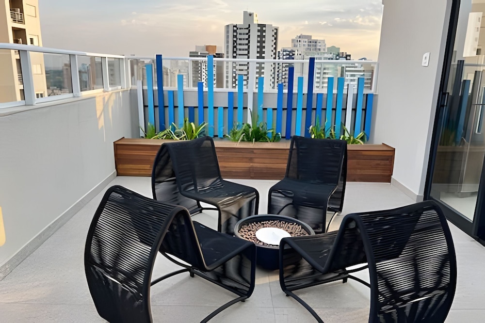 Aptos no Centro com Piscina e Academia