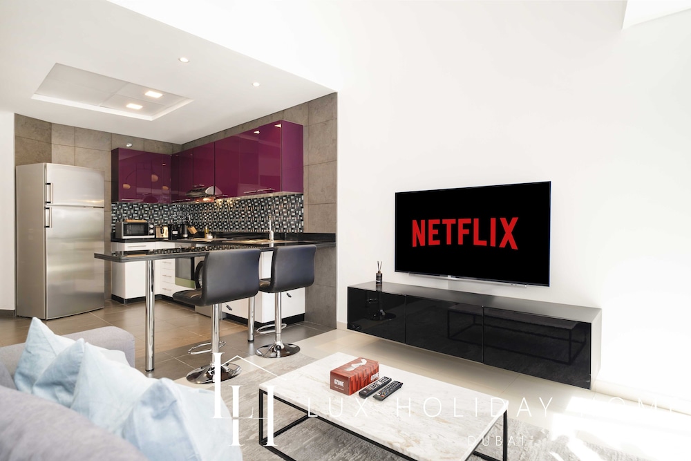 LUX The Cayan Superior Suite 2