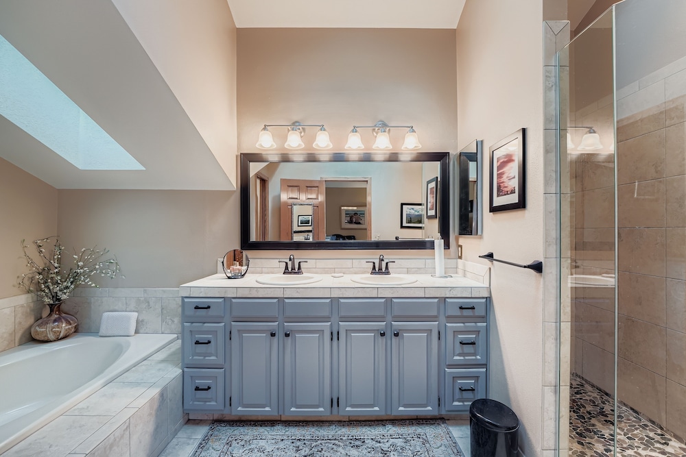 Chimney Creek 2 Bedroom Condo