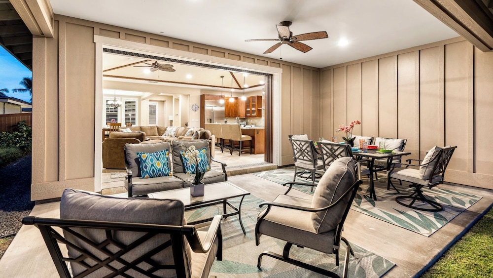 Private Yard and Outdoor Area - AC & Shared Pool - Golf Views - Vrkcv