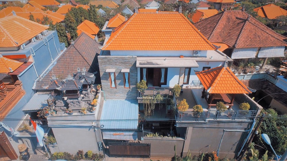 Suwardika Homestay and Dormitory - Hostel