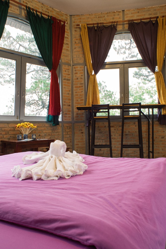 Maple Hostel