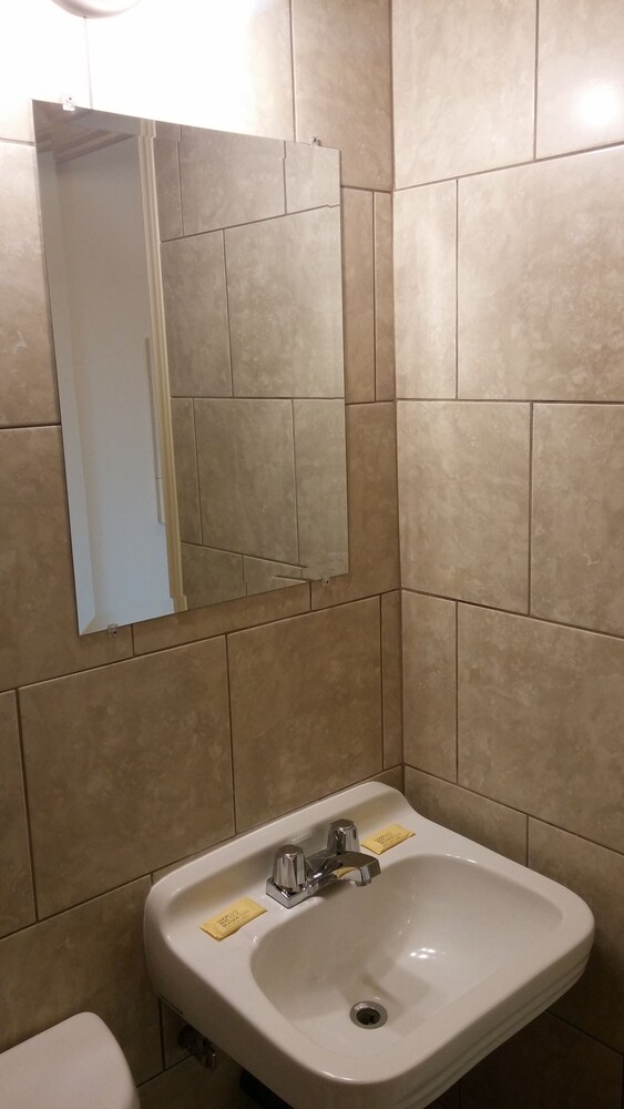 Windsor Vacations - Traveller's Choice Motel - Property Image 18