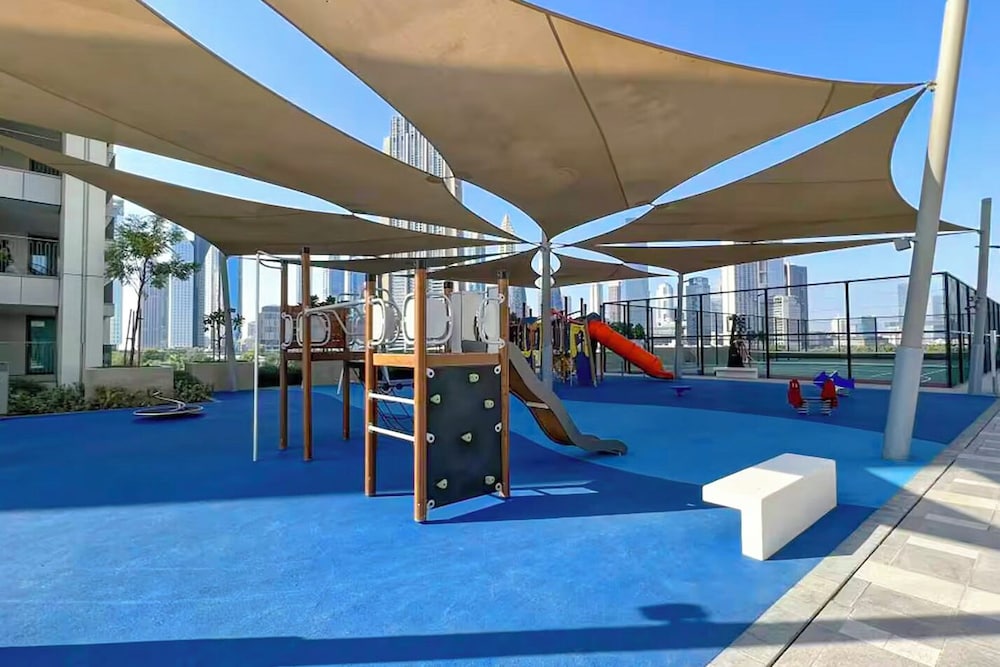 DVH Luxe Retreat 4BR Burj View Apartment