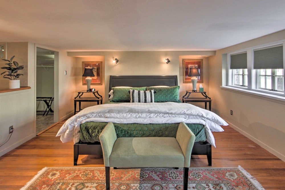 Marshall Vacations - Updated Apartment in Historic Dtwn Marshall! - Property Image 2