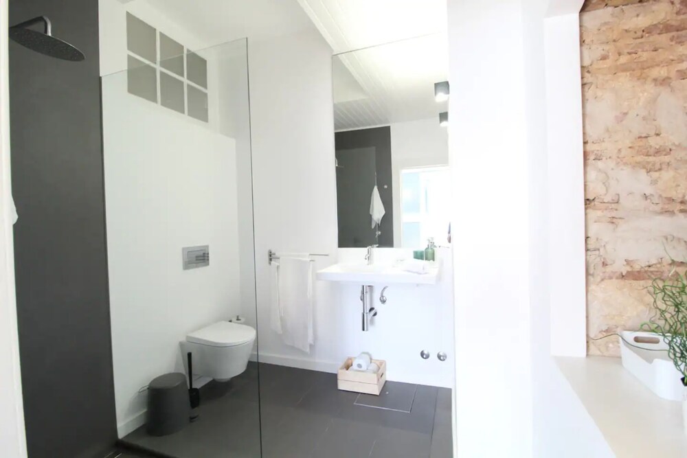 Lovely 1 Bedroom With Patio in Lisbon view 4