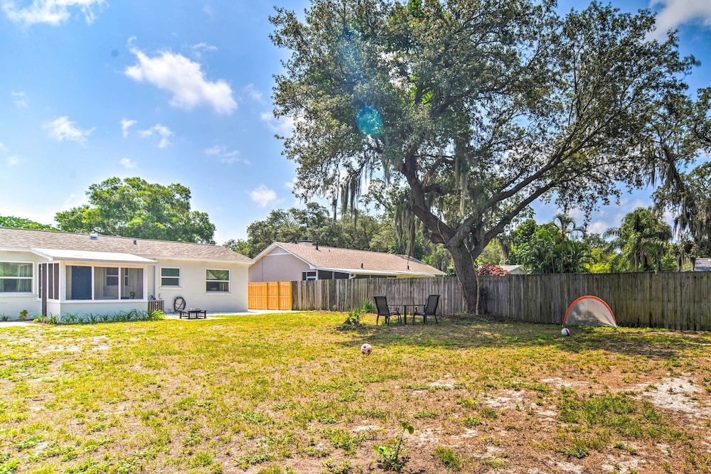 Family-friendly Clearwater Home w/ Game Room!