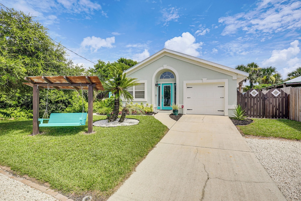 1 Block to Beach, Patio: Updated St Augustine Home