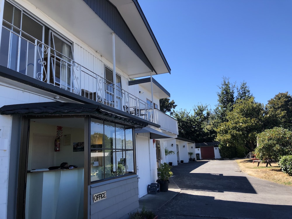 Adelphi Motel