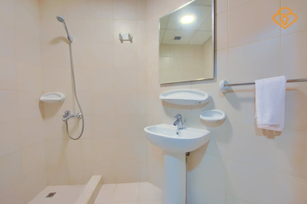 Building No. 2 Shoreline  Palm Jumeirah - Apartment 405