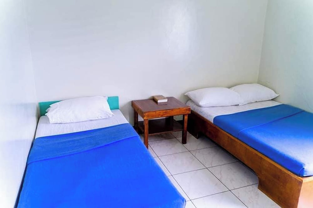 Green Ridge Apartelle