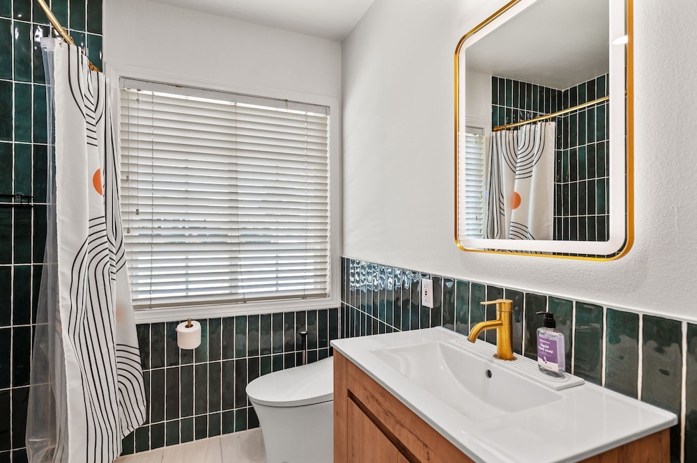 Private Room w Shared Bathroom