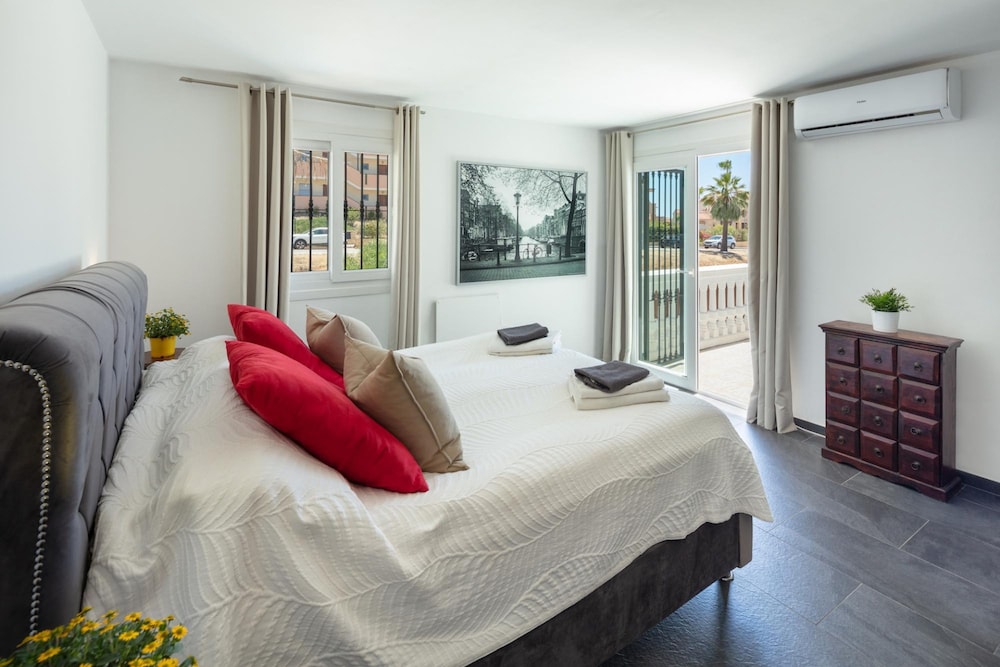 Family Villa Mijas-costa Close to the Beach