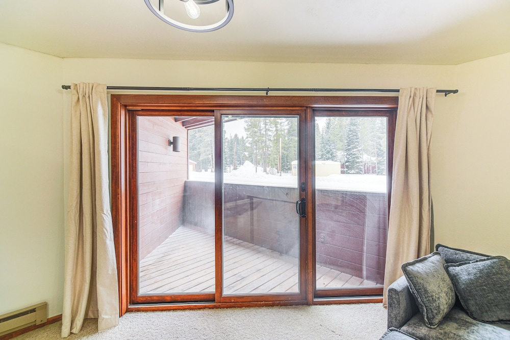 Walk to Winter Park Resort: Condo w/ Hot Tub!