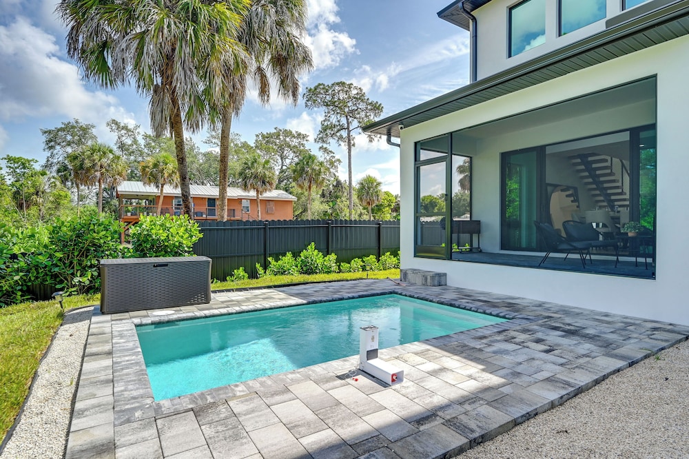 3 Mi to Naples Beach: Luxurious Home w/ Pool!