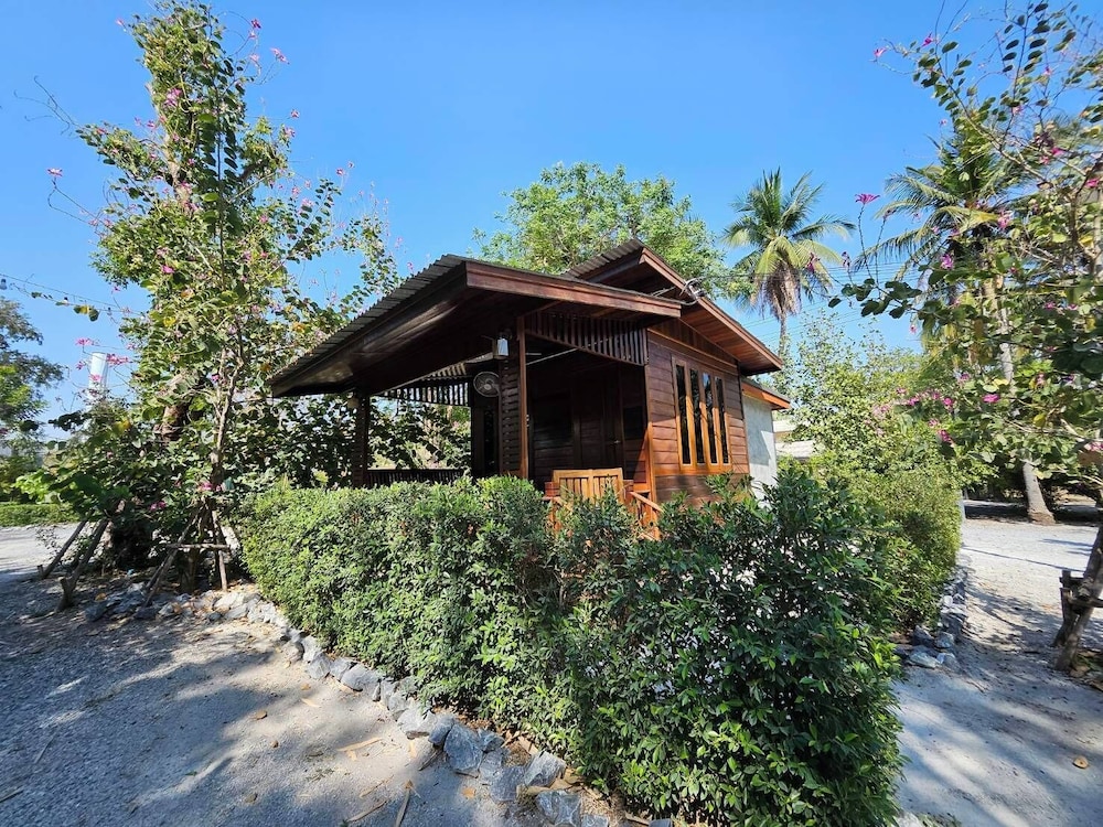 Punnattha House by Peema Villa