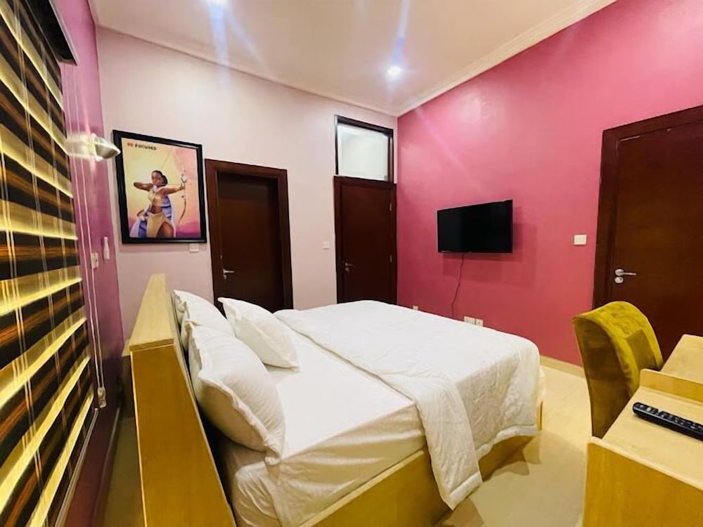 La Nice Apartment and Suites