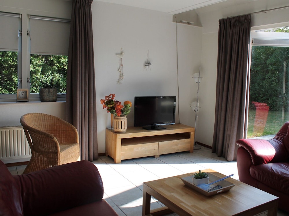 Nice Holiday Home With Garden Near Beach