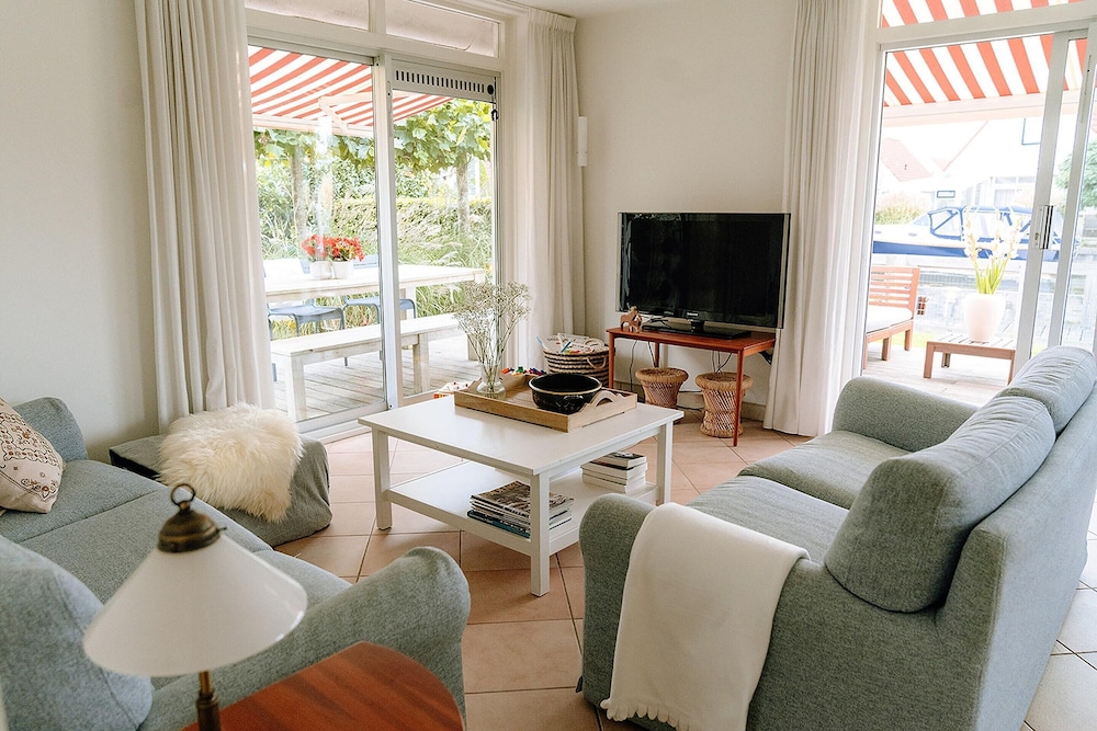 Nice Holiday Home on the Water in Grou