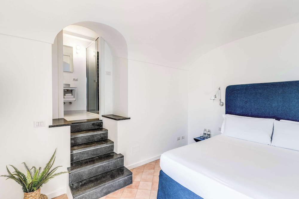 Giulia 2 Villa Apartment Shared Pool Sea Views