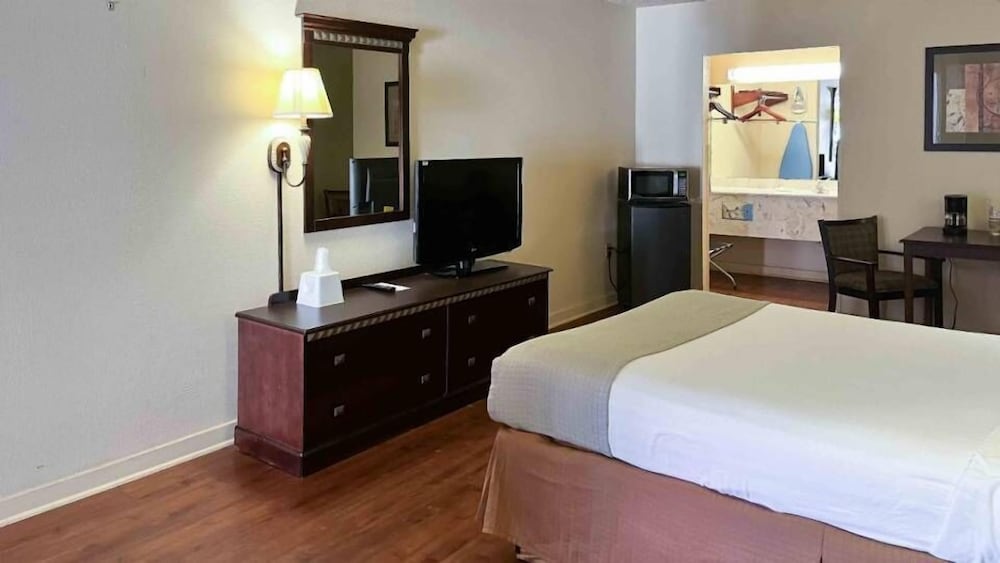 Motel 6 Abbeville, AL - Property Image 12